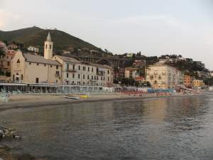 Xtrallusion photo library of independent, self-guided walking and sightseeing holidays in Italy. Pictures, images, photos and photographs taken along the way of this 1-day walking itinerary, to give you a visual impression of the day's walk.